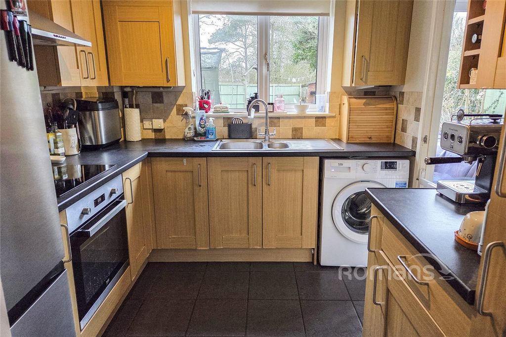Additional image 7 of 3 bed semi-detached house for saleWargrove Drive, College Town, Sandhurst GU47