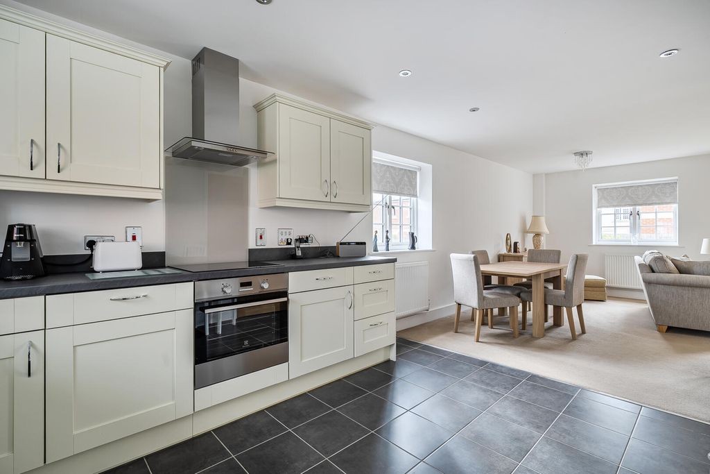 Additional image 2 of 3 bed semi-detached house for saleWordsworth Way, Devizes SN10