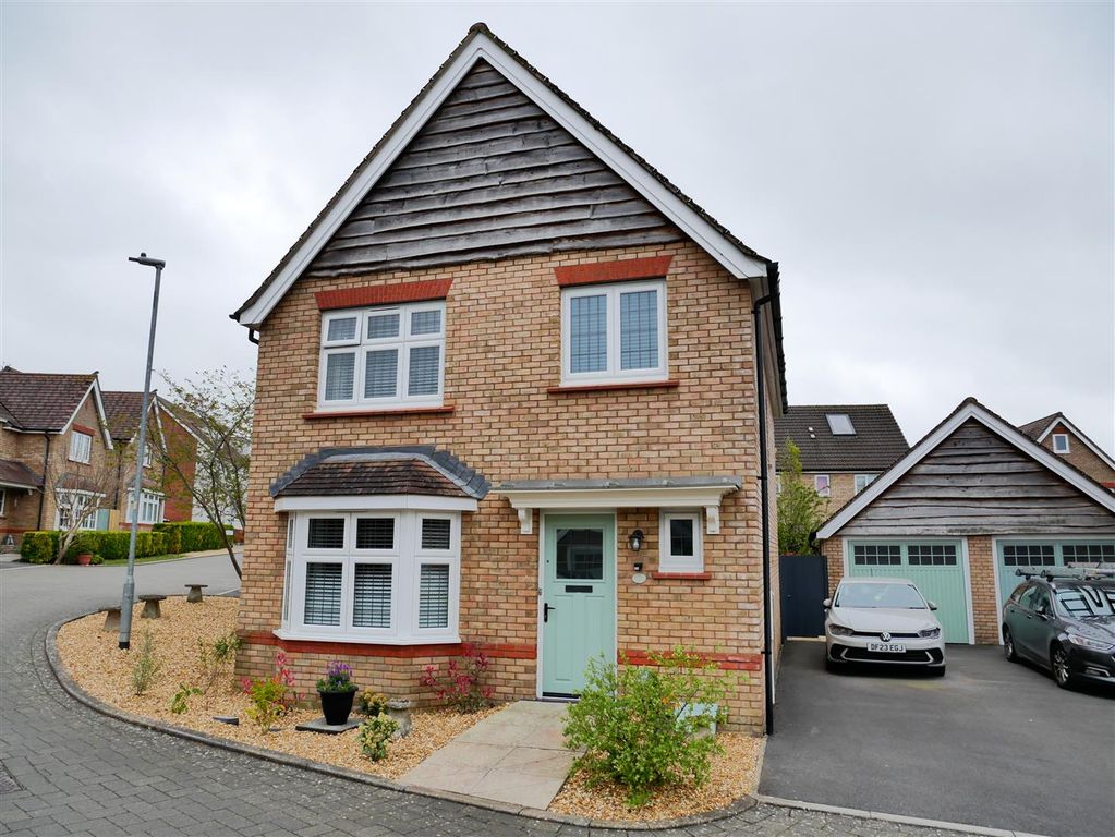 3 bed detached house for saleYork Road, Steeple Chase, Calne SN11