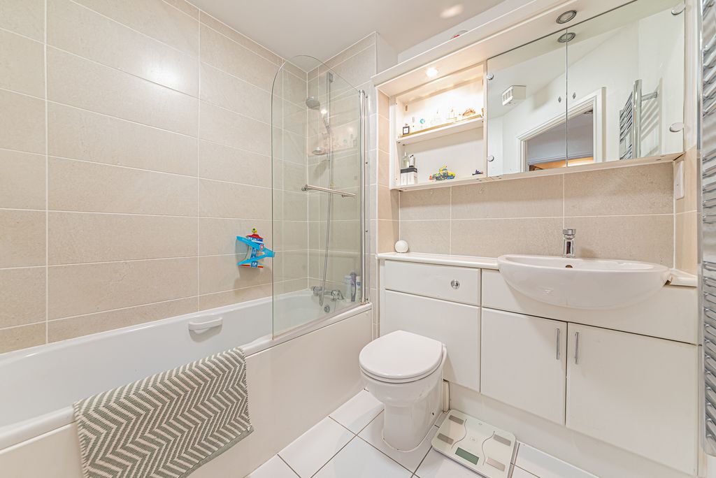 Additional image 8 of 2 bed flat for saleLondon Road, Ascot SL5