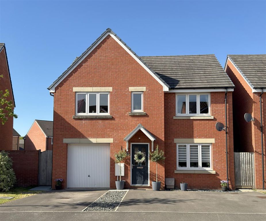 5 bed detached house for saleMascroft Road, Trowbridge BA14
