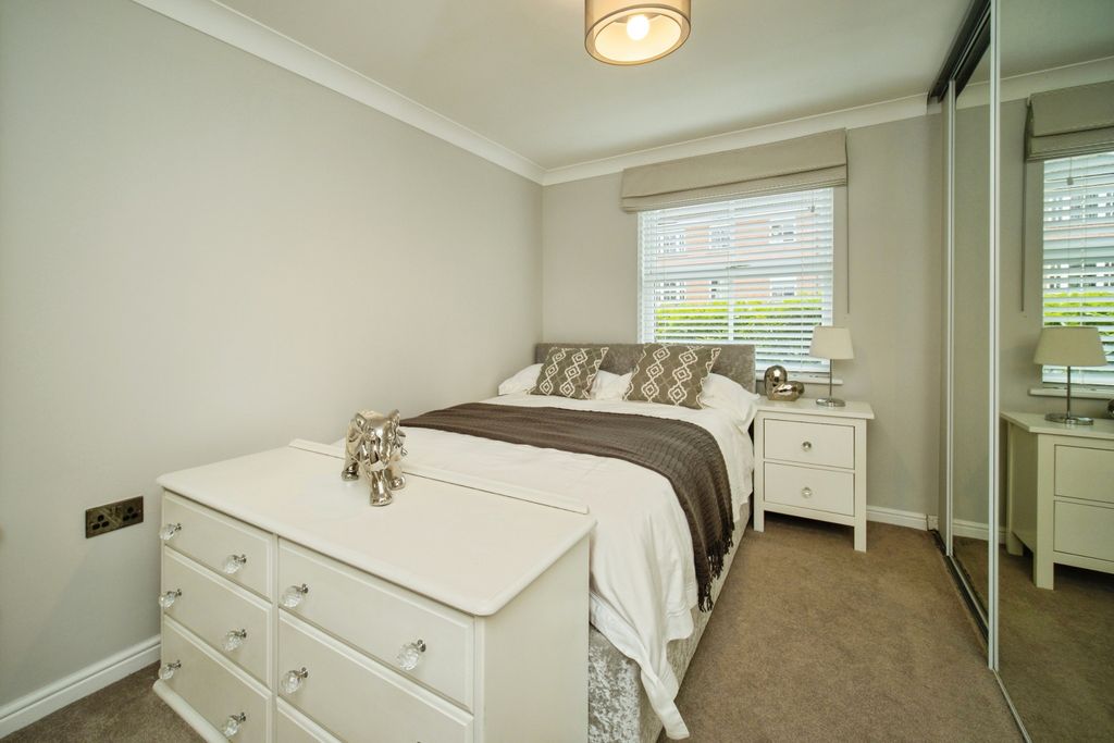 Additional image 2 of 2 bed flat for saleSycamore Rise, Bracknell RG12