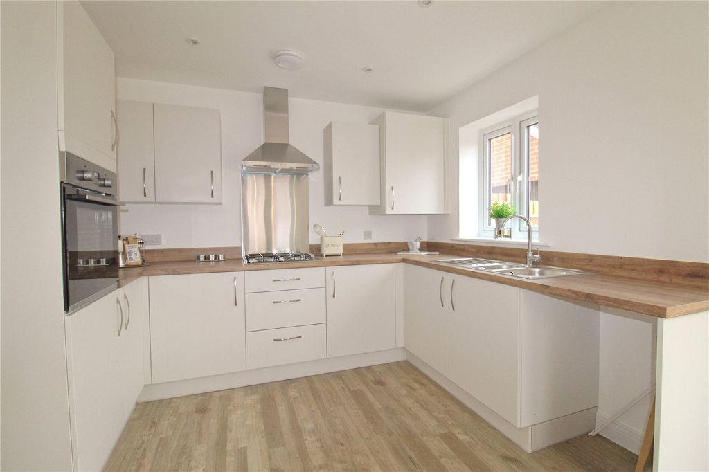 3 bed detached house for salePlot 95, Weavers Meadow, Trowbridge BA14 photo 3