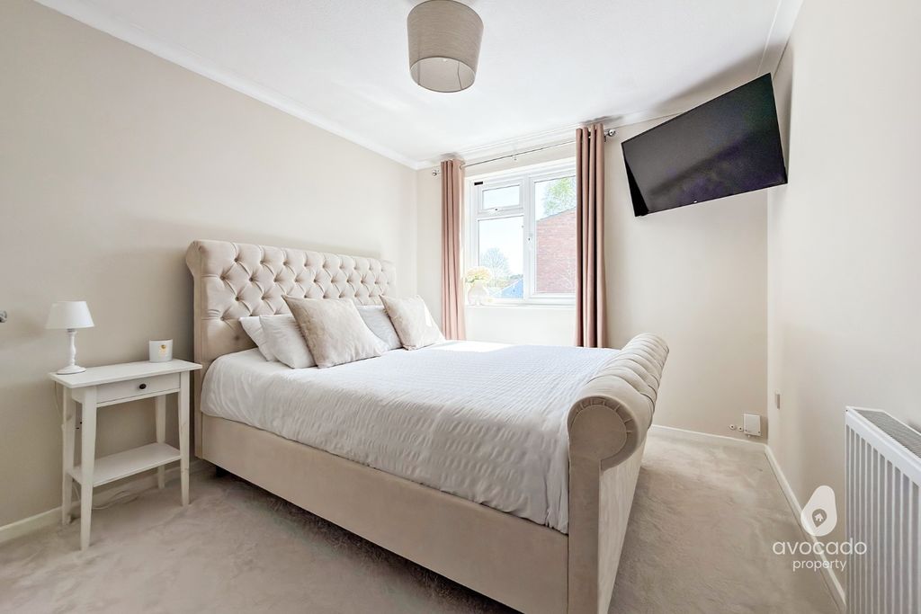 Additional image 6 of 3 bed end terrace house for saleLydney, Bracknell RG12