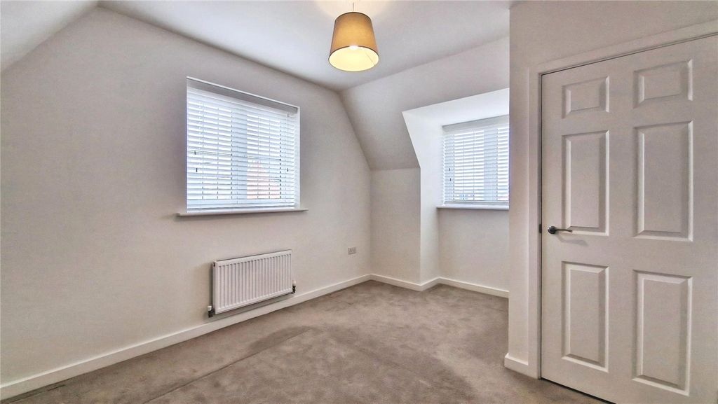 Additional image 10 of 4 bed detached house for saleSt. Georges Park, Binfield, Bracknell, Berkshire RG42