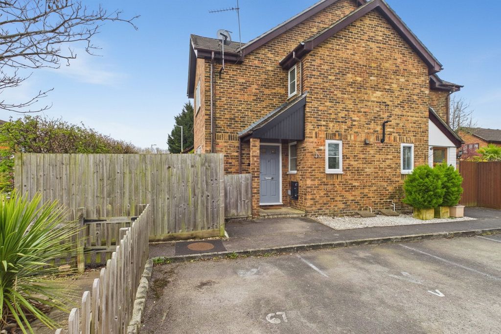 1 bed end terrace house for saleWestmorland Drive, Warfield, Berkshire RG42
