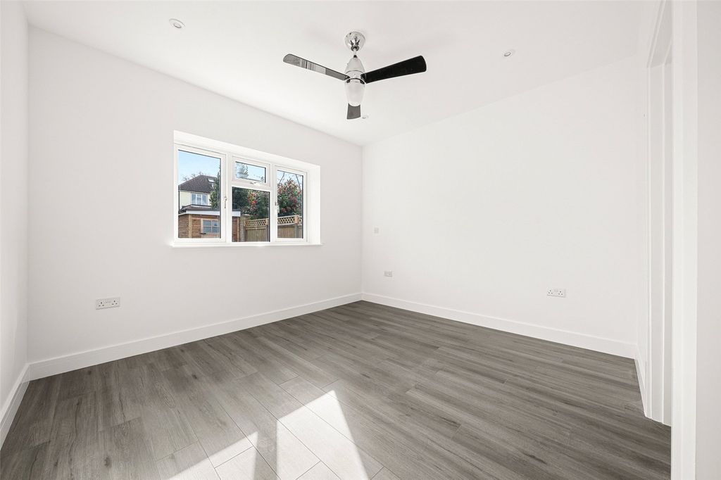 Additional image 10 of 3 bed bungalow for saleNapier Road, Crowthorne, Berkshire RG45