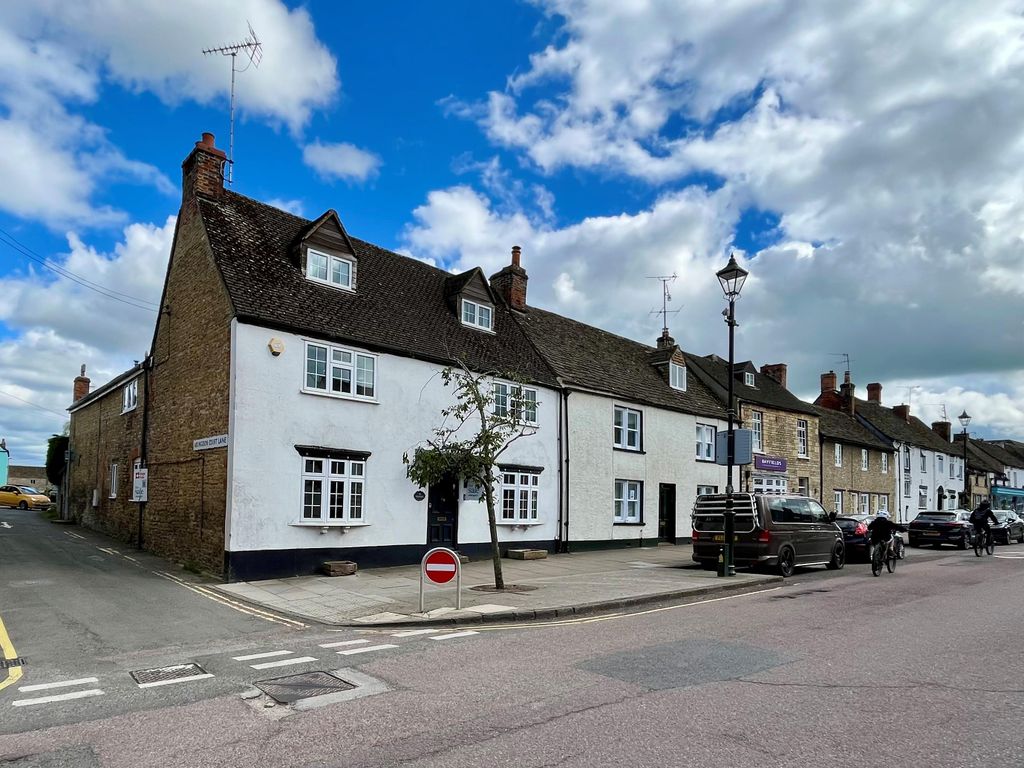 5 bed semi-detached house for saleHigh Street, Cricklade, Swindon, Wiltshire SN6