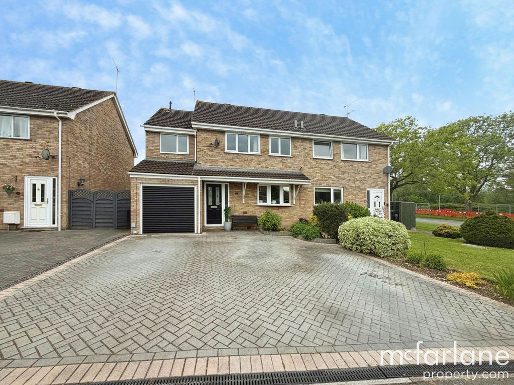 4 bed semi-detached house for saleCovingham Drive, Swindon SN3
