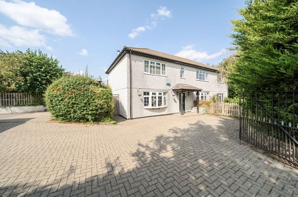 Additional image 2 of 5 bed detached house for saleNew Road, Chiseldon, Swindon SN4