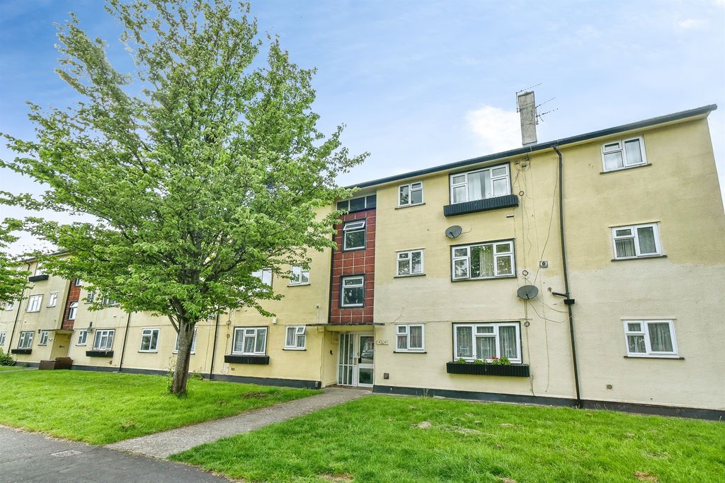 2 bed flat for saleSomerville Road, Swindon SN3