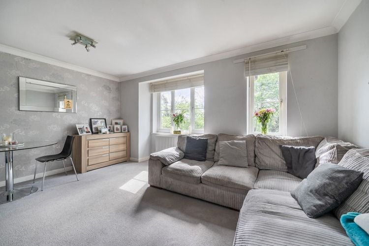2 bed flat for saleAnders Corner, Bracknell, Berkshire RG42 photo 2