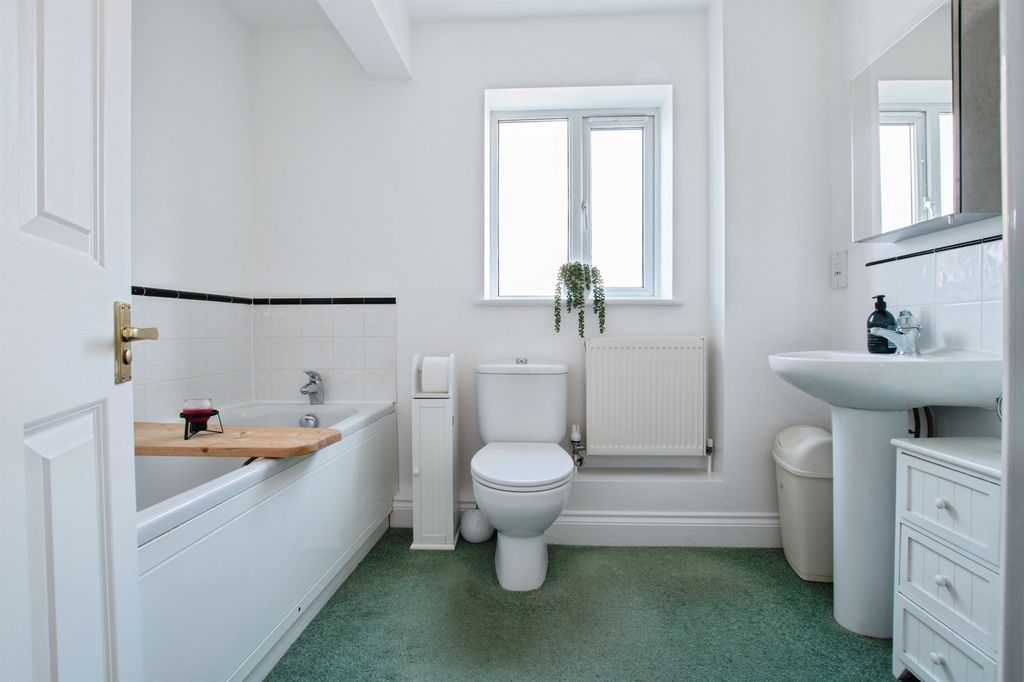 Additional image 12 of 8 bed detached house for saleSchool Road, Nomansland, Salisbury SP5