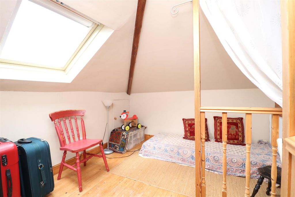 Additional image 13 of 3 bed semi-detached house for saleClarendon Road, Trowbridge BA14