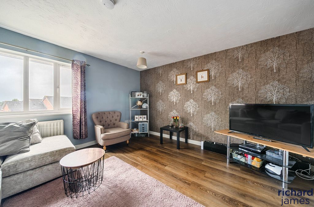 Additional image 5 of 2 bed flat for saleWoodhouse Road, Walcot, Swindon SN3