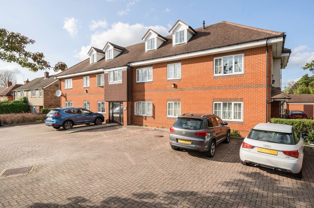 Additional image 12 of 2 bed flat for saleRoebuck Estate, Binfield, Bracknell, Berkshire RG42