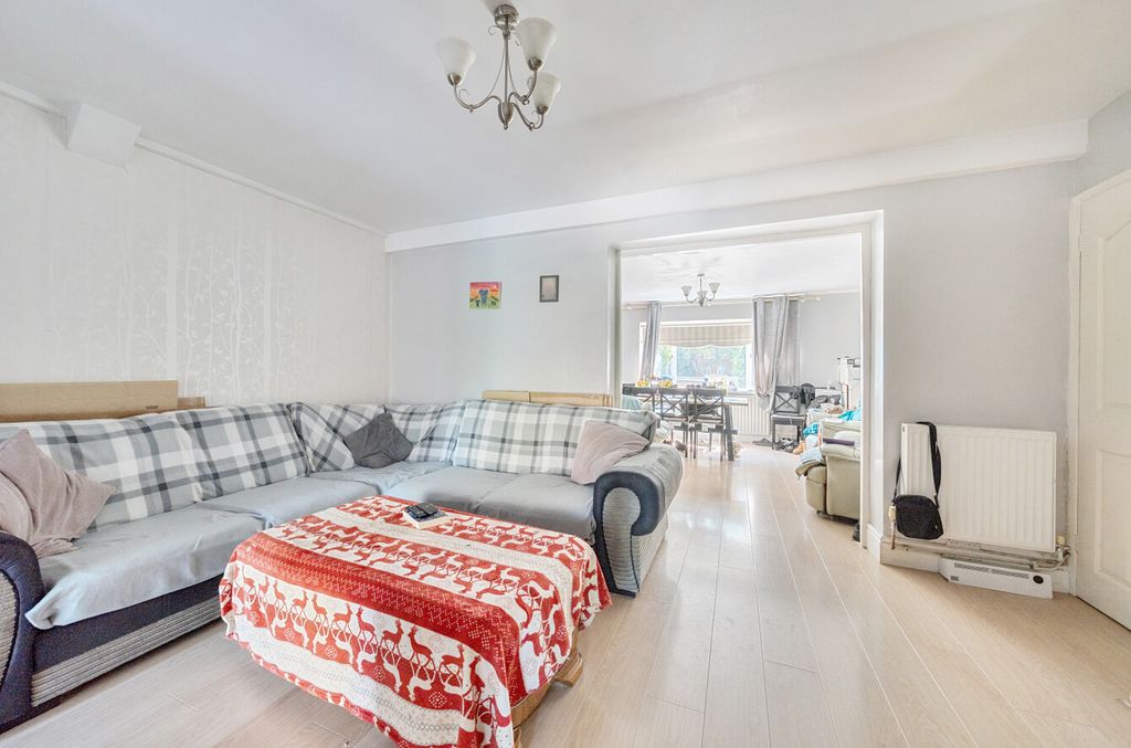Additional image 2 of 4 bed semi-detached house for salePark Road, Bracknell, Berkshire RG12