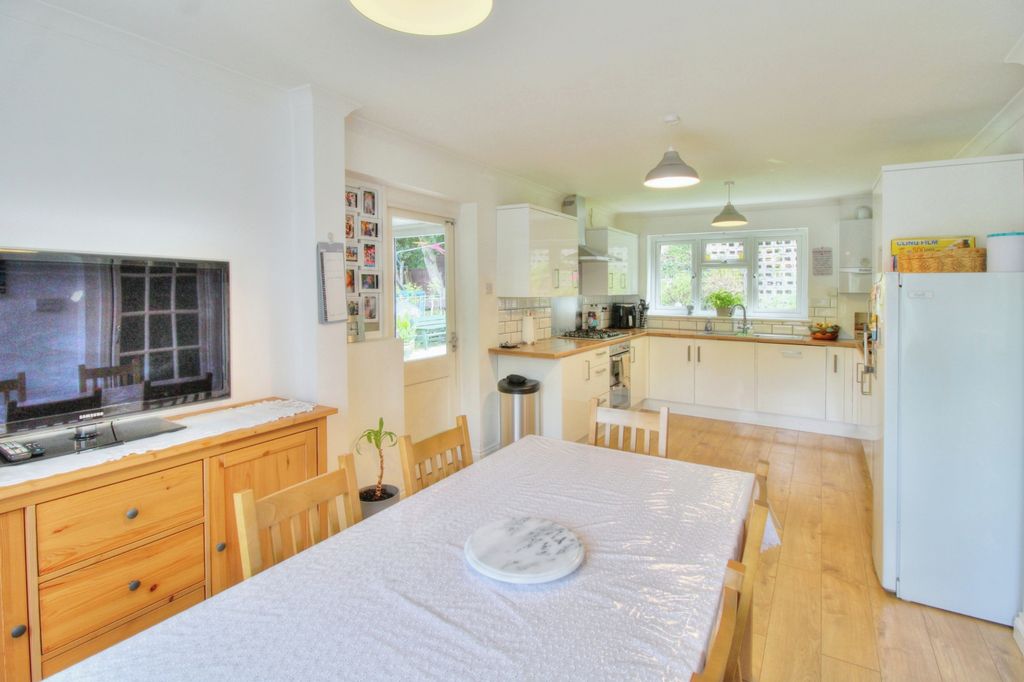 Additional image 10 of 4 bed detached house for saleBeech Glen, Bracknell RG12