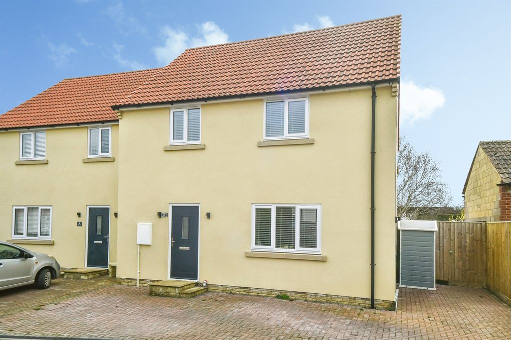 3 bed semi-detached house for saleBroken Cross, Calne SN11