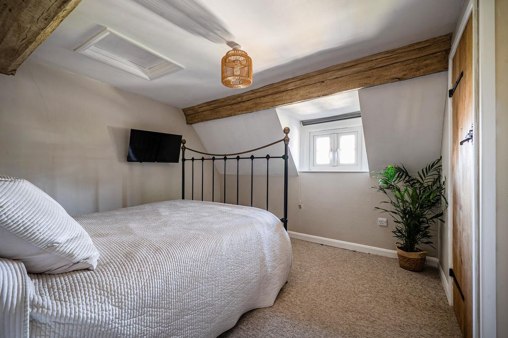 2 bed terraced house for saleTownsend, Urchfont, Devizes SN10 photo 4