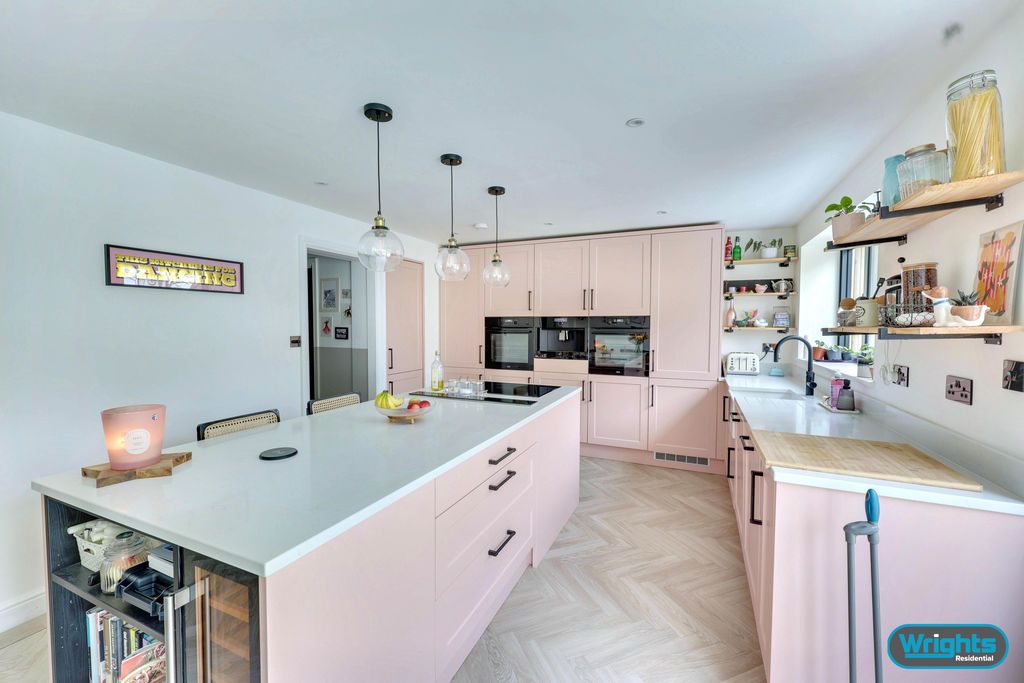 4 bed semi-detached house for saleArnold Noad Corner, Southwick BA14 photo 5