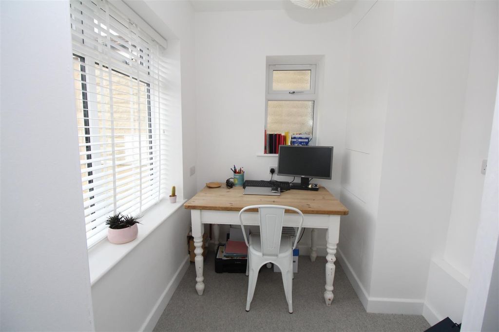Additional image 20 of 4 bed semi-detached house for saleEast Yewstock Crescent, Chippenham SN15