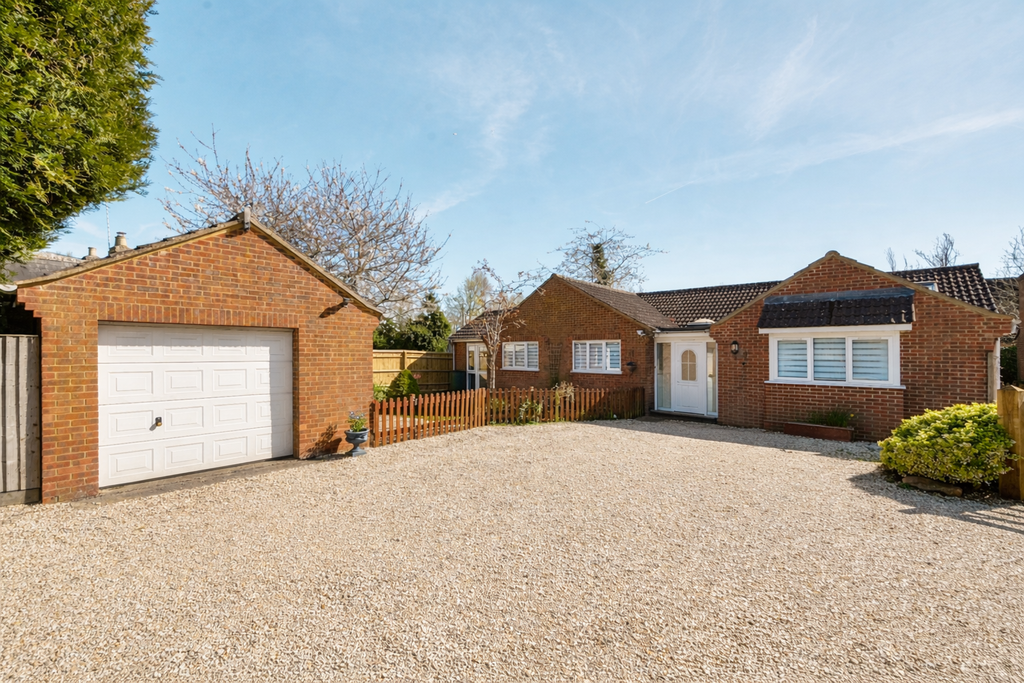 3 bed detached bungalow for saleWater Furlongs, Cricklade SN6