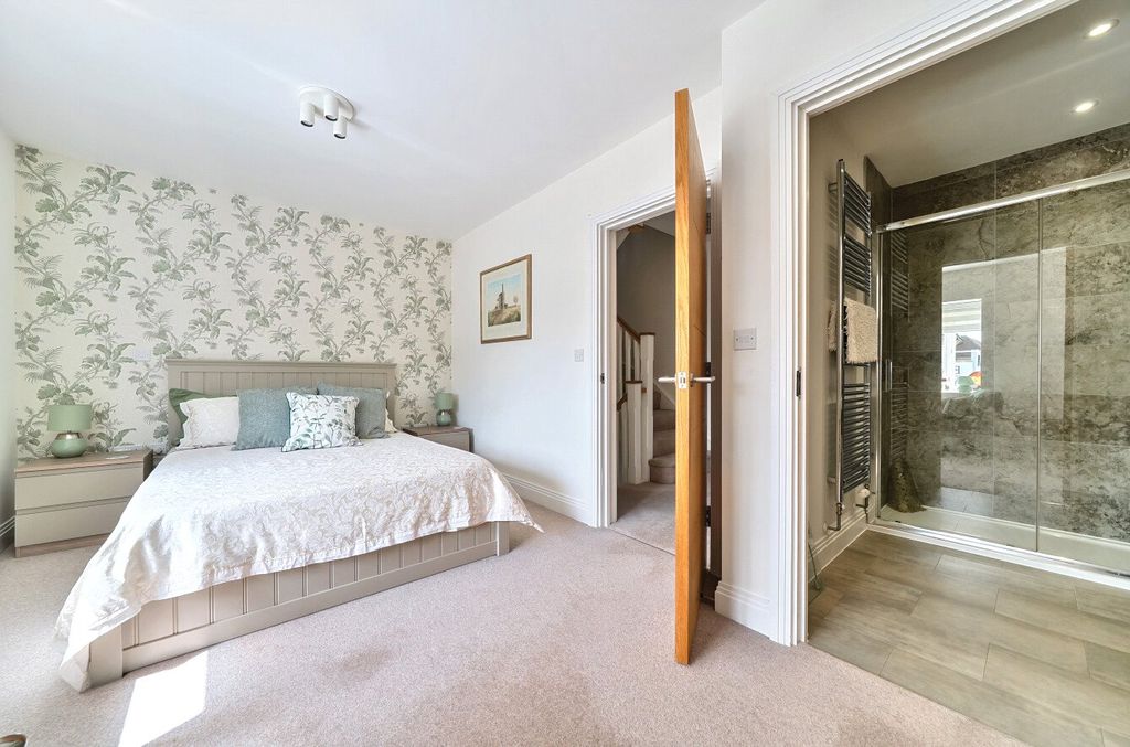 4 bed semi-detached house for salePoppy Corner, Warfield, Berkshire RG42 photo 5