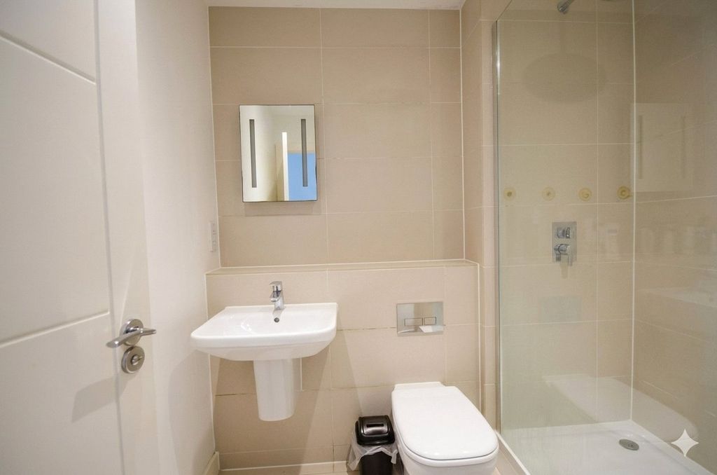 Additional image 7 of 2 bed flat for saleBurlington Mansions, Sullivan Road, Camberley GU15