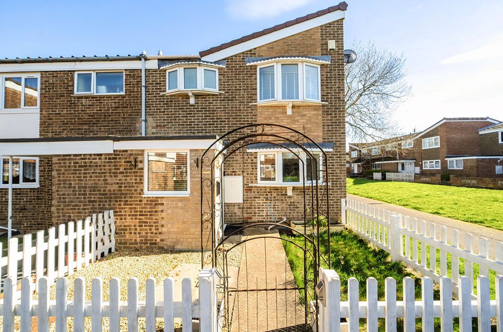3 bed end terrace house for saleIslandsmead, Eldene, Swindon SN3
