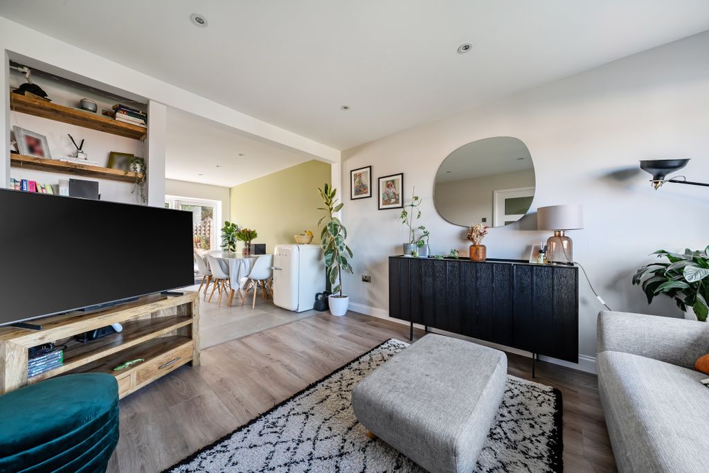 Additional image 10 of 3 bed semi-detached house for saleValleyside, Kingshill, Swindon SN1