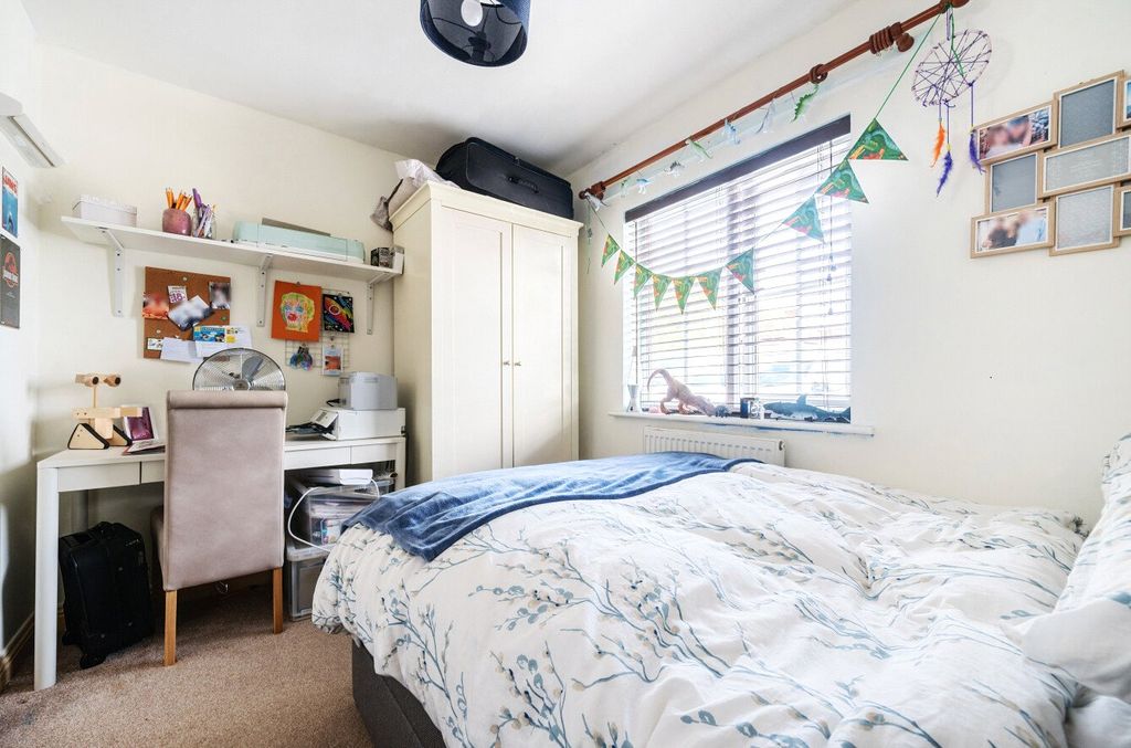 Additional image 7 of 2 bed flat for saleRoebuck Estate, Binfield, Bracknell, Berkshire RG42