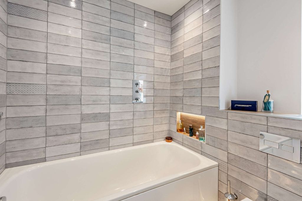 Additional image 10 of 5 bed detached house for saleThe Burlings, Ascot, Berkshire SL5