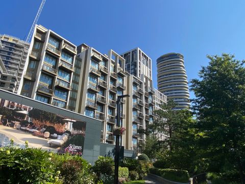 Parking Space Of Lincoln Apartments, Fountain Park Way, London W12, Parking/garage to rent