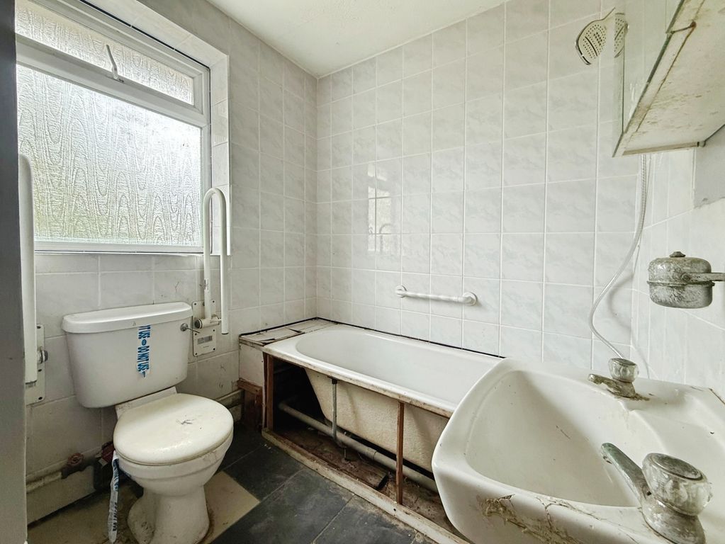 Additional image 12 of 4 bed semi-detached house for saleWhite City, Crowthorne, Berkshire RG45