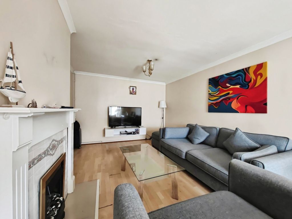 Additional image 4 of 4 bed terraced house for saleBarnett Green, Bracknell, Bracknell Forest RG12