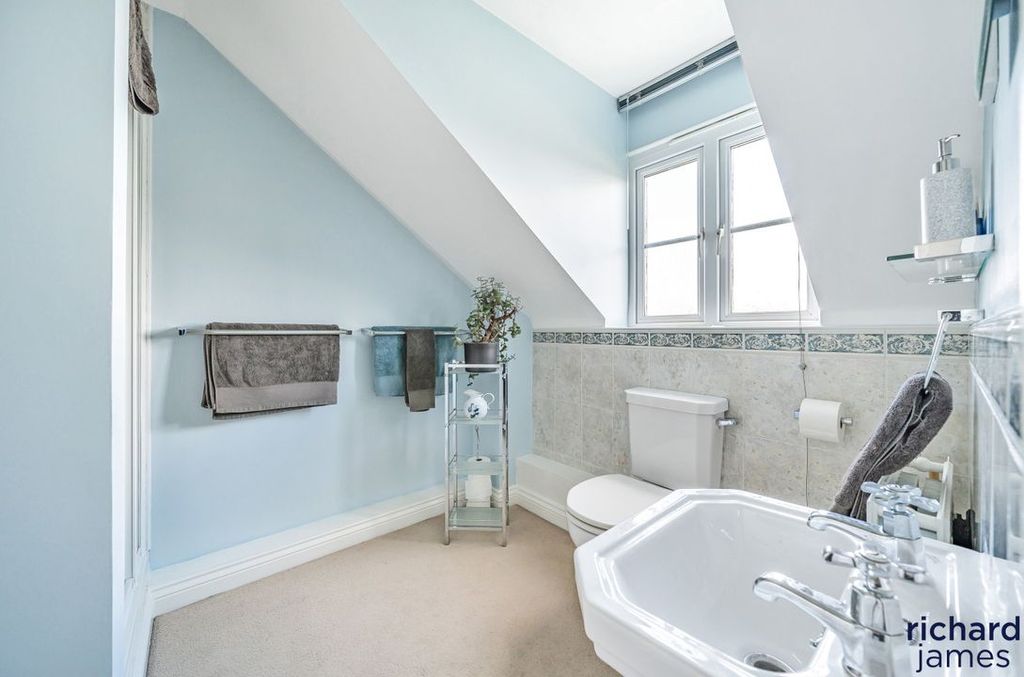 Additional image 17 of 5 bed detached house for saleOkus Road, Swindon SN1