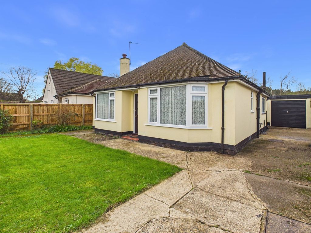 2 bed bungalow for saleStanlea, Crouch Lane, Winkfield, Berkshire SL4