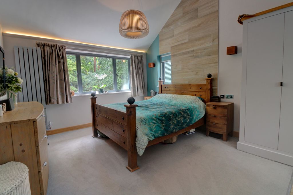 Additional image 9 of 4 bed semi-detached house for saleLily Hill Road, Bracknell RG12
