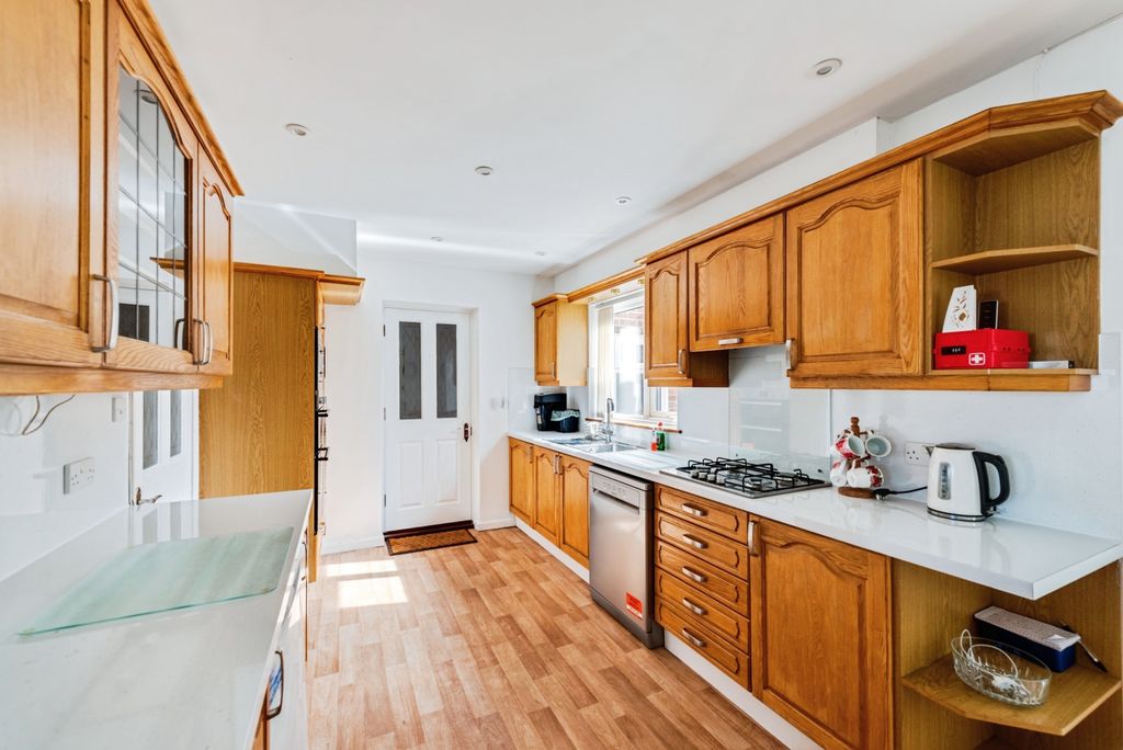Additional image 8 of 6 bed semi-detached house for saleThames Avenue, Swindon SN25