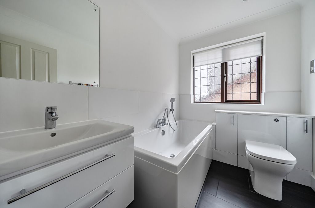 Additional image 17 of 4 bed detached house for saleRose Hill, Binfield, Bracknell RG42