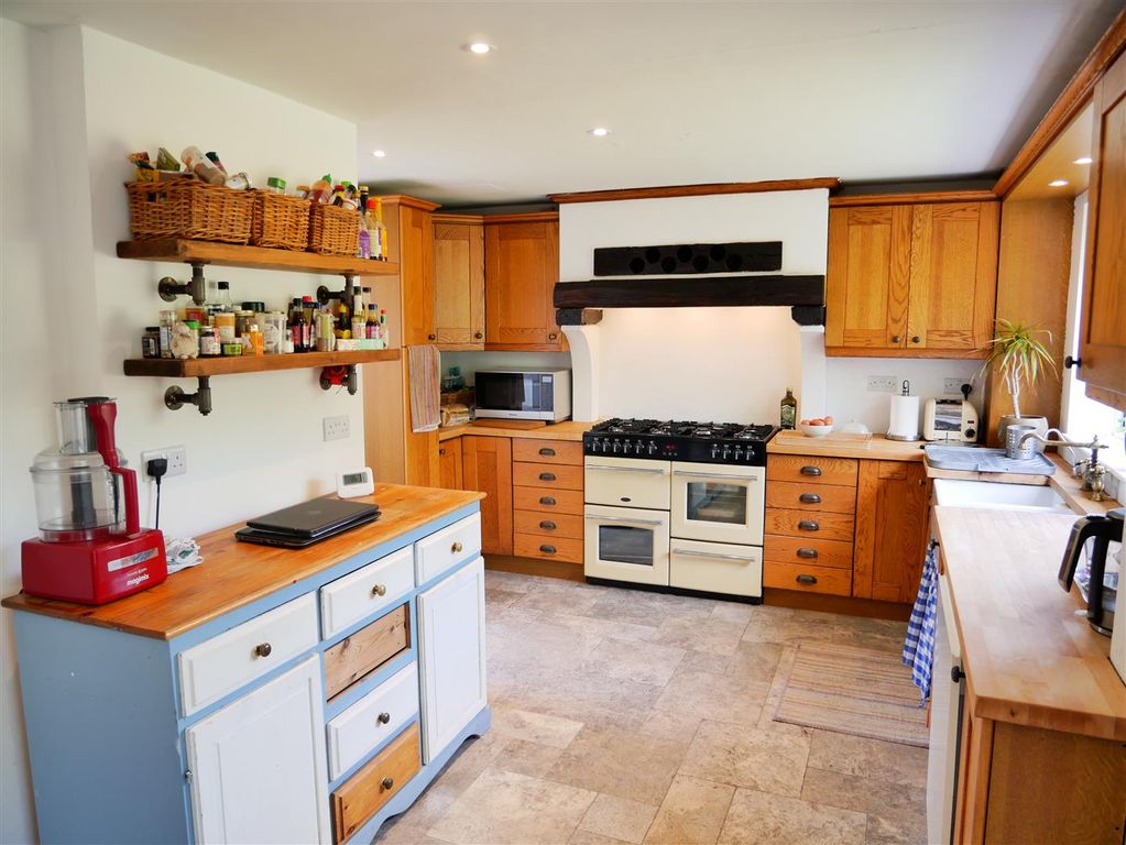 Additional image 2 of 4 bed semi-detached house for saleLowden, Chippenham SN14