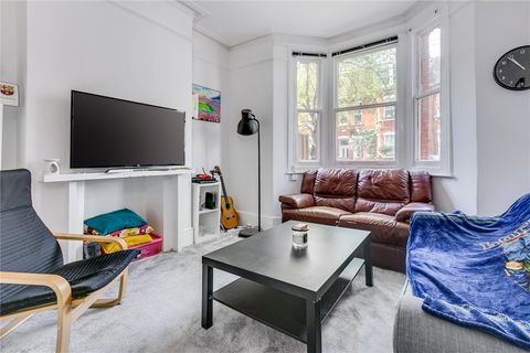 Silver Crescent, Chiswick W4