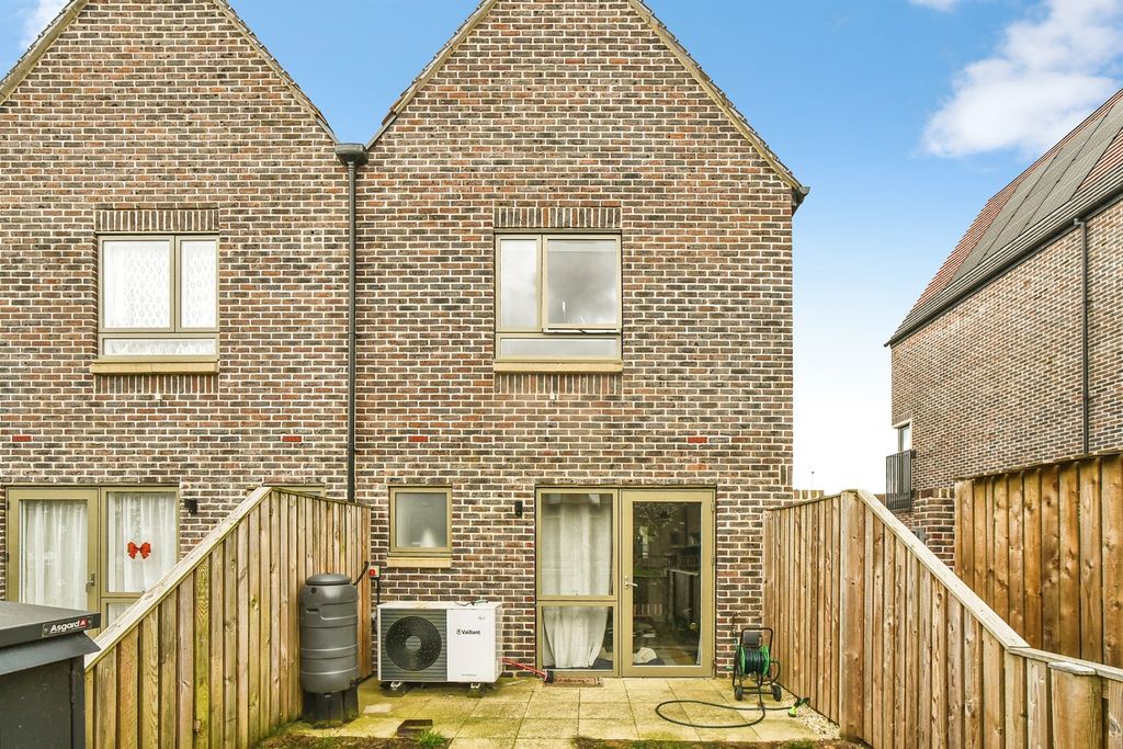 Additional image 19 of 2 bed end terrace house for saleLittle Walcot Lane, Swindon SN3
