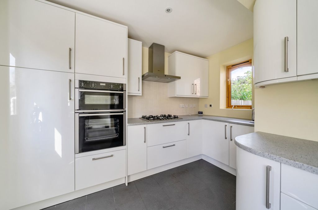 Additional image 5 of 3 bed end terrace house for saleStevenson Drive, Binfield, Bracknell RG42