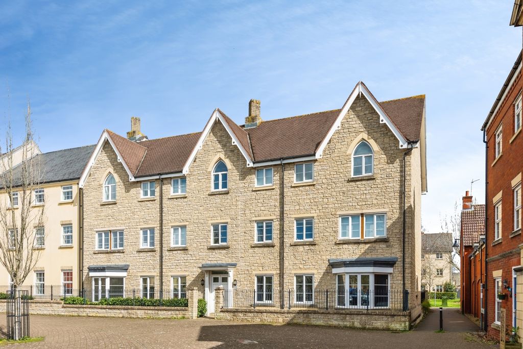 Additional image 2 of 2 bed flat for saleChopin Mews, Swindon, Wiltshire SN25