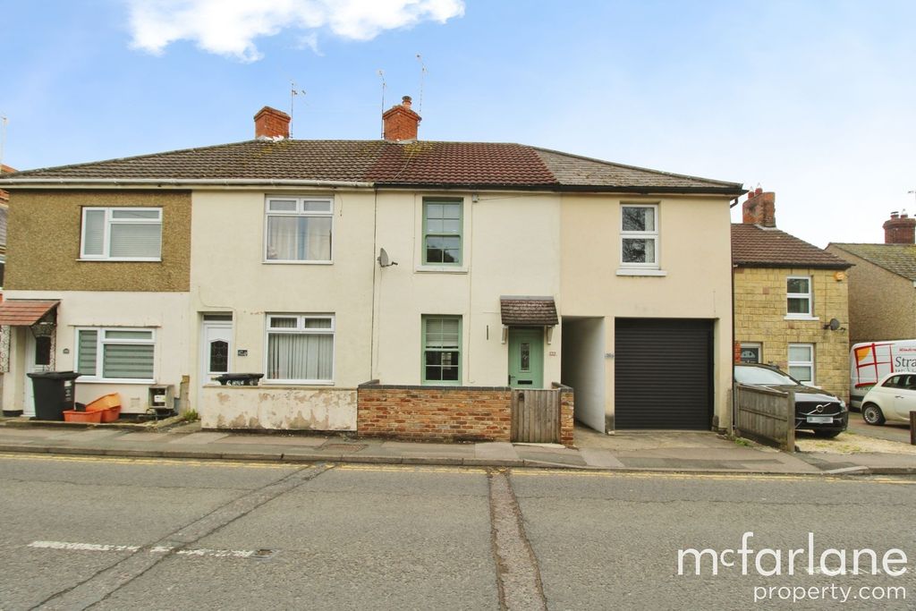 2 bed terraced house for saleHyde Road, Upper Stratton SN2