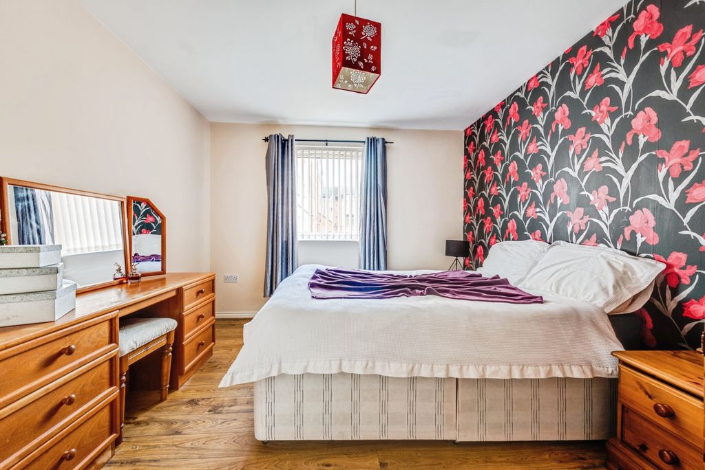 Additional image 10 of 2 bed flat for saleYersin Court, Swindon SN1
