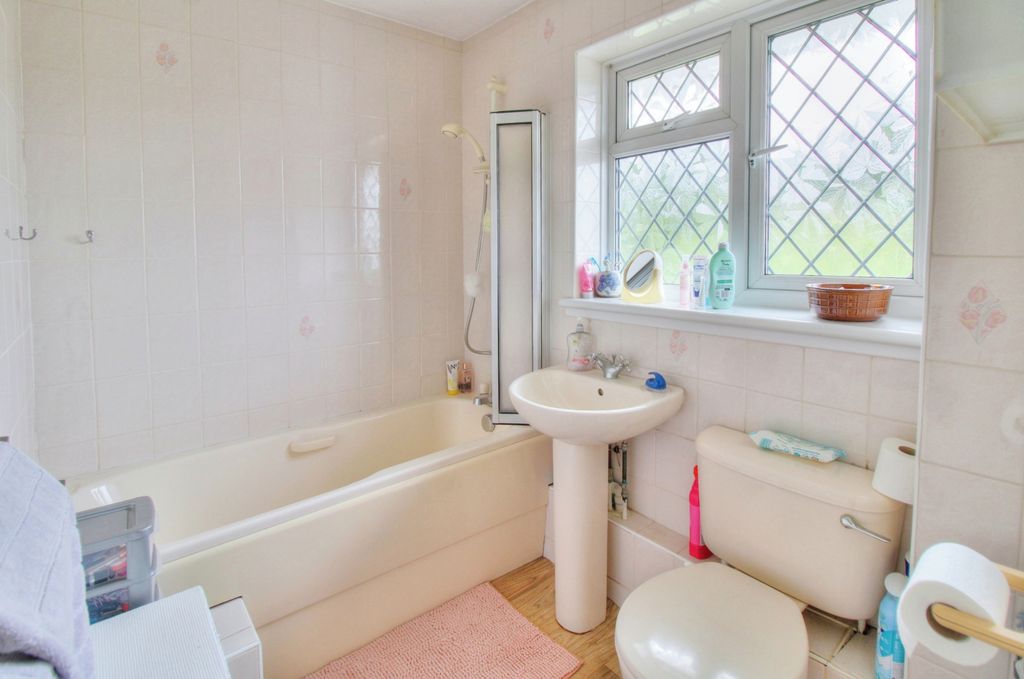 Additional image 13 of 4 bed detached house for saleBeech Glen, Bracknell RG12
