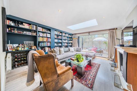 Dunston Road, Battersea, London SW11